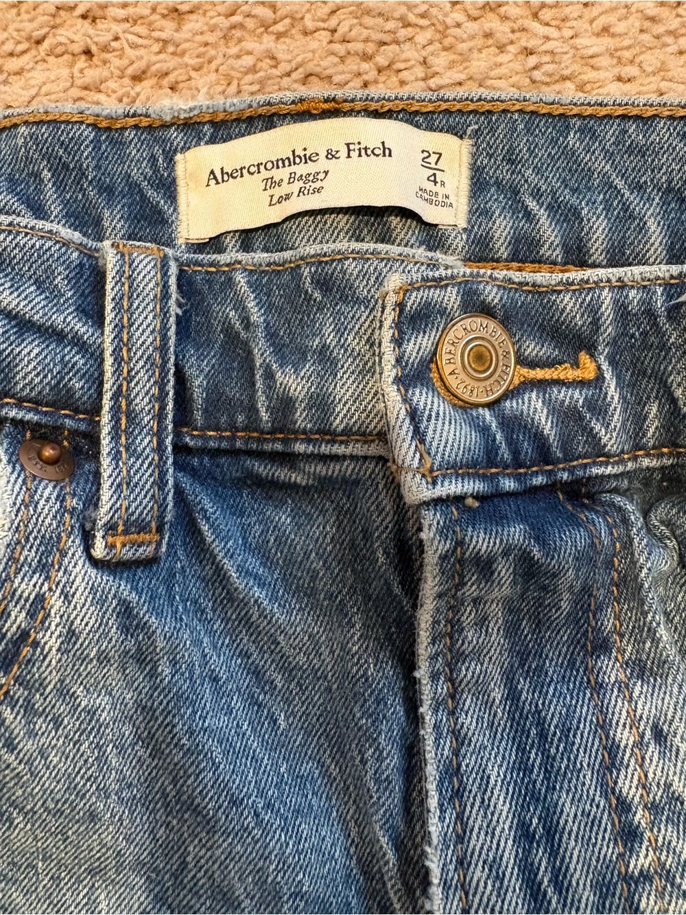 Women’s low rise jeans